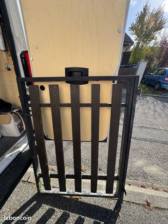 Portillon acier remplissage bois à changer