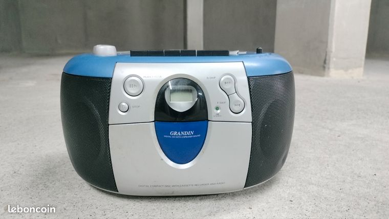 Poste radio cassette et CD