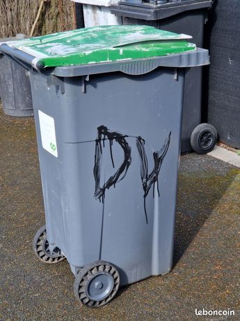 Poubelle 240l