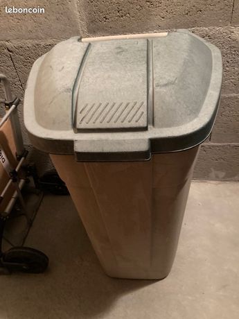 Poubelle container