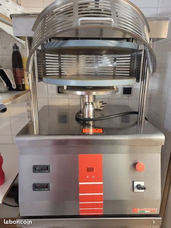 Presse à pizza