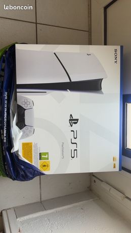 Ps5 boite + 2 manettes + BO6