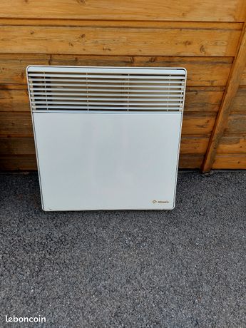 Radiateur électrique avec support