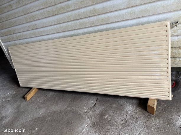 Radiateur en tôle pour chauffage central à gaz
