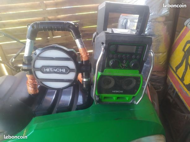 Radio chantier et projecteur chantier hitachi