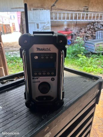 Radio makita