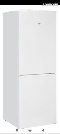 📌 Réfrigérateur combiné High One – Très bon état – 1 an d’usage