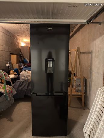 Réfrigérateur congélateur bas HAIER HBM-686BWD 309L 220+89 Froid statique A+ L 60cm x H 185cm Noir brillant