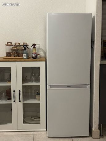 Réfrigérateur/congélateur en bas garanti un an
