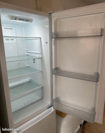 Réfrigérateur / Congélateur Valberg No Frost A+