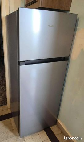 Réfrigérateur frigo avec congélateur Valberg à saisir
