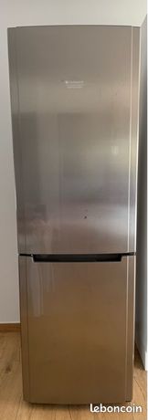 Réfrigérateur frigo Hotpoint Ariston avec Defaut