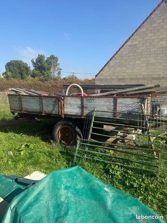 Remorque ancienne pour tracteur