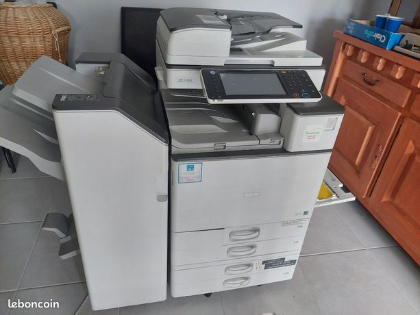 RICOH MPC 3003 COULEUR A3 A4 Finisseur trieur Finisseur livrets A4 et A5 "piqûre à cheval" à Hérissart 80260