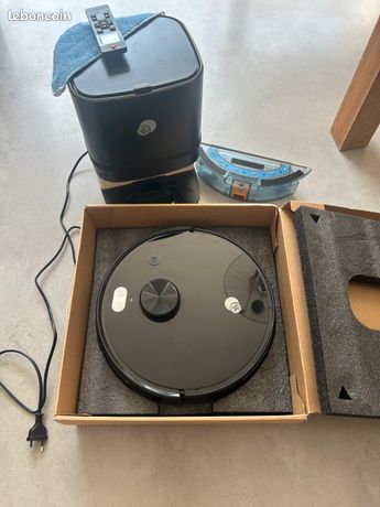 Robot aspirateur avec base