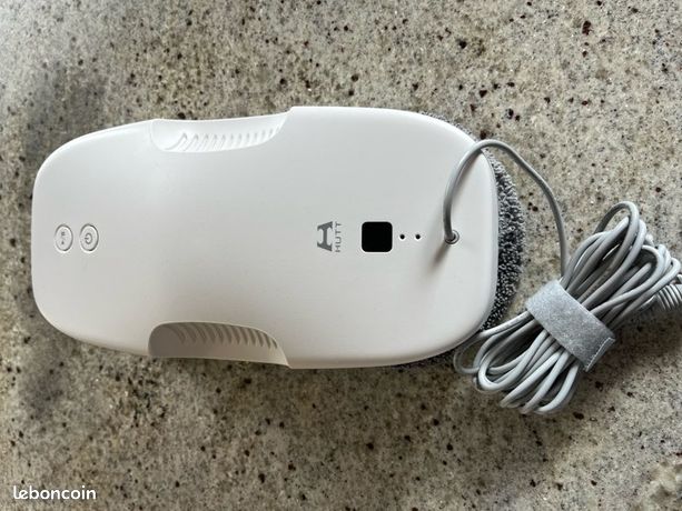 Robot lave vitres