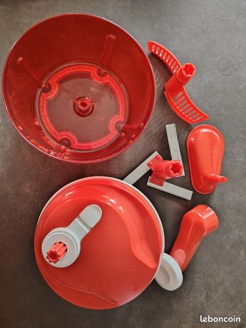 Robot QUICK CHEF Rouge ... TUPPERWARE ... Hachoir + Batteur Manuel ... Jamais Servi