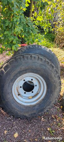 Roues de benne agricole
