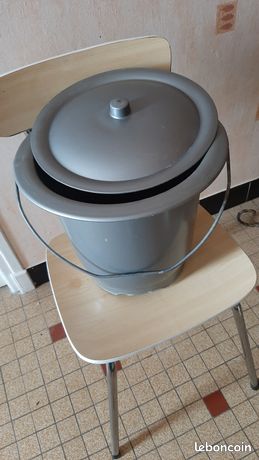 Seau hygiénique