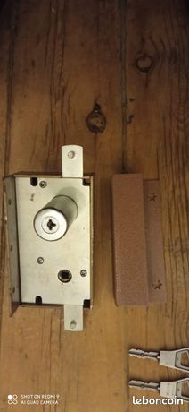 Serrure bricard trois points