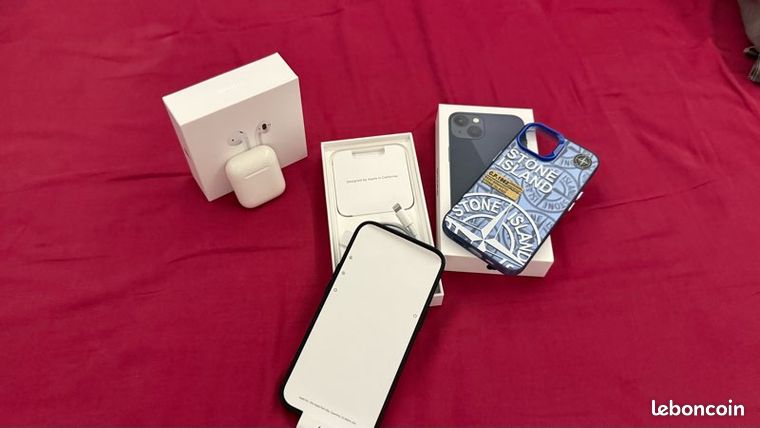Smartphone Apple iPhone 13 et ces airpods