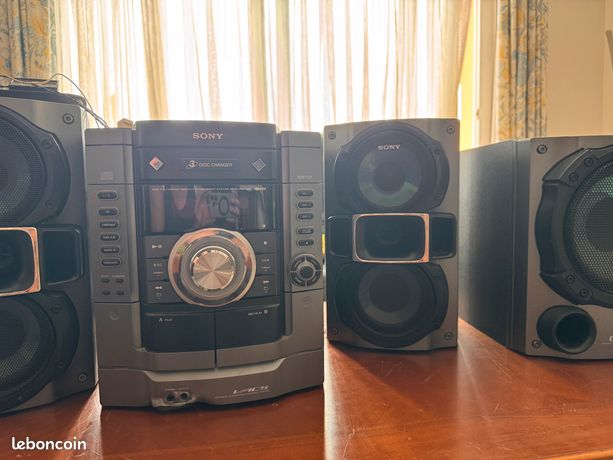 Sony Hi-Fi MHC-RG495 – Très bon état, petits défauts