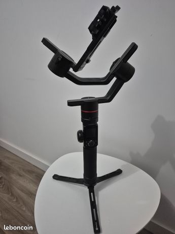 Stabilisateur Feiyutech AK2000 pour caméra et reflex