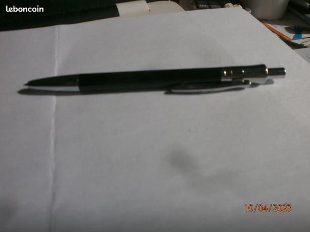 Stylo bille Pierre Cardin Neuf
