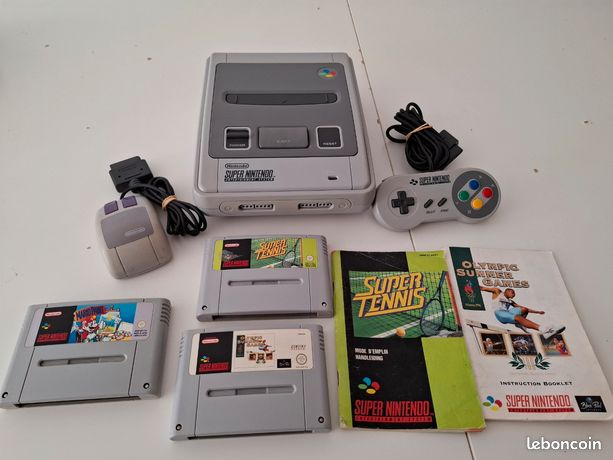 Super NES, une souris, une manette, 3 jeux Jeu olympic summer games Jeu mario point Jeu Super tennis L'ensemble fonctionne
