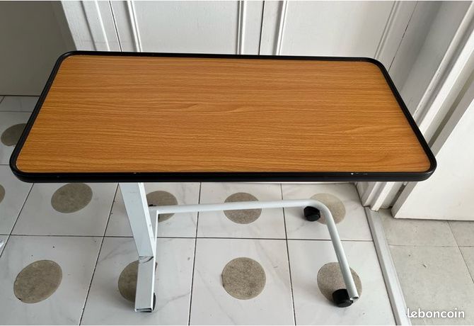Table de lit roulante en