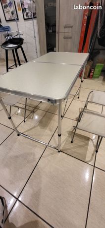 Table et chaises