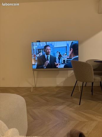 Télé sur pied
