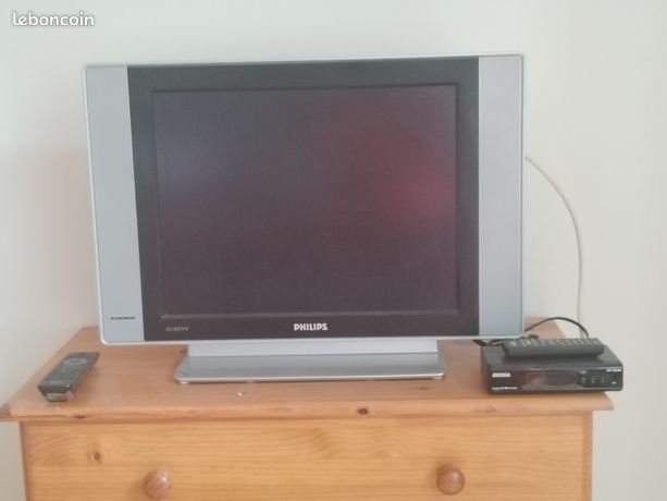 Télévision PHILIPS + décodeur TNT