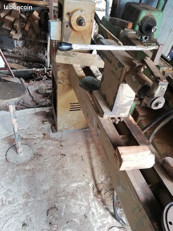 Tour a bois manuel