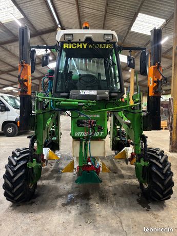 Tracteur enjambeur