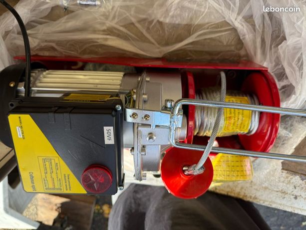 Treuil 1000kg télécommandé sans fil