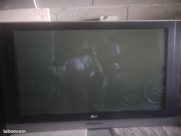 TV LG 105 cm