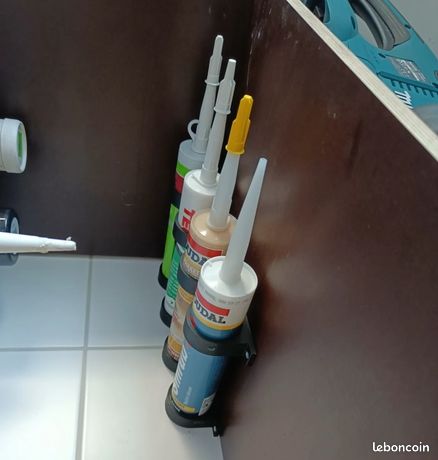 Un kit de support pour cartouche silicone