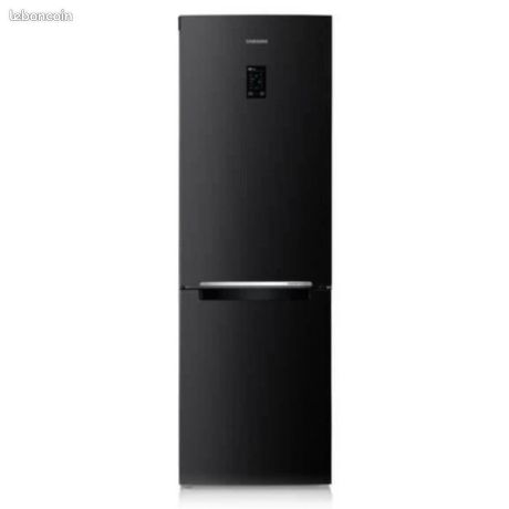 Réfrigérateur Combiné 310 L A+ Froid ventilé intégral Poignées intégrées Écran en façade Éclairage LED