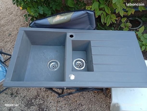 Vend évier en résine couleur gris