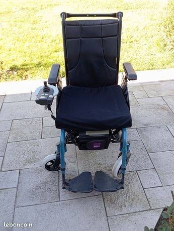Vend fauteuil roulant électrique