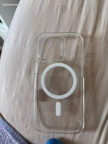 deux coques iPhone 16 pro