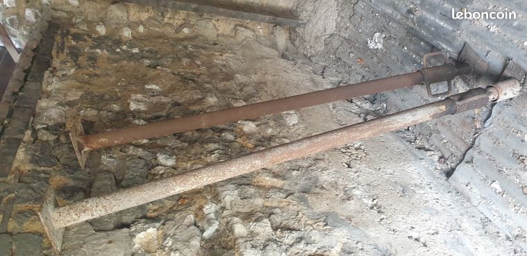 Vends deux étais