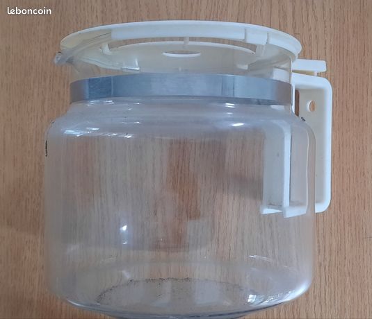 Verseuse pour cafetière électrique Hauteur 13 cm Diamètre base 15 cm, haut 12 cm En l'état, sortie du grenier